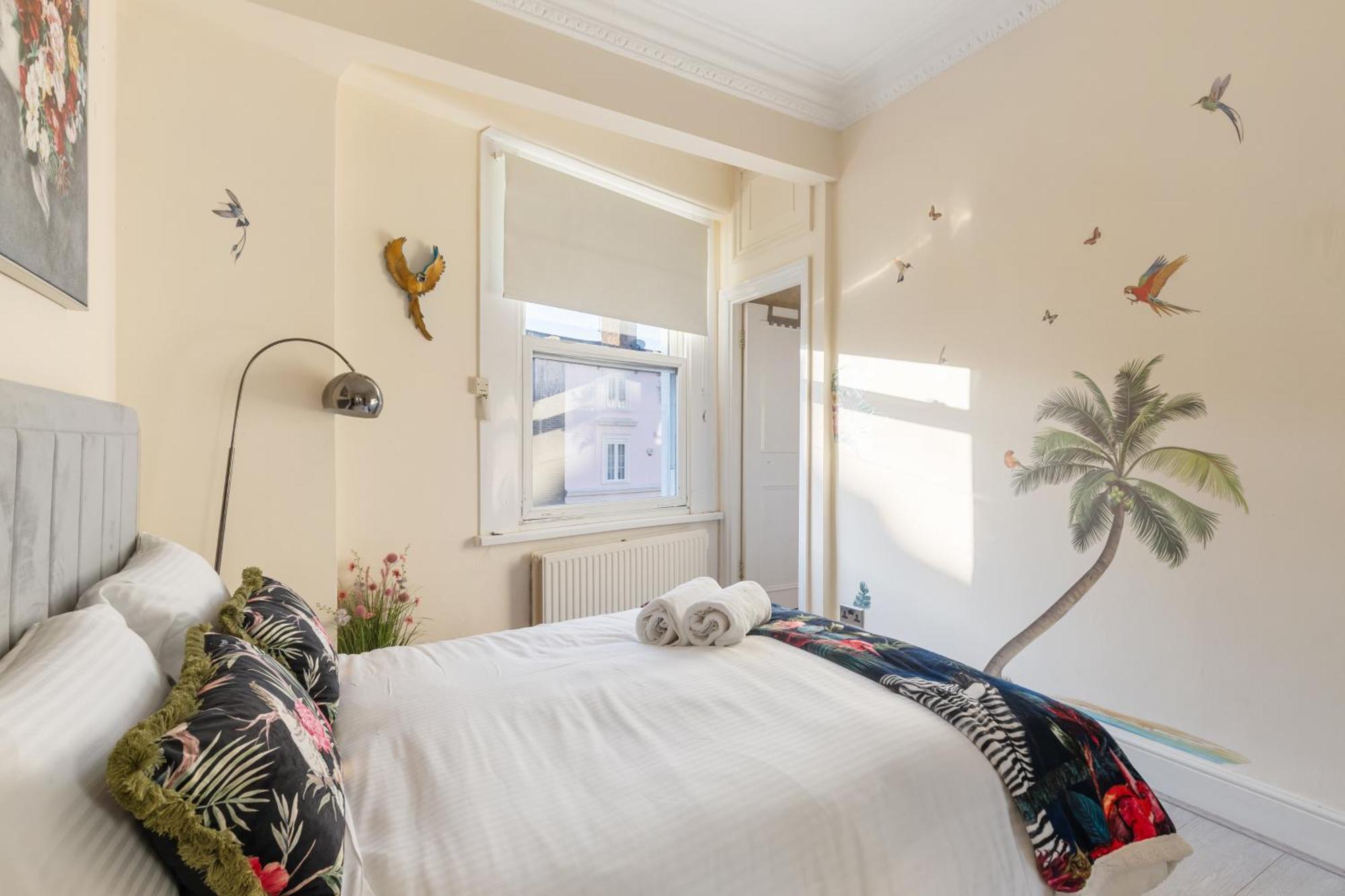 4 Bedroom House In Kensington
