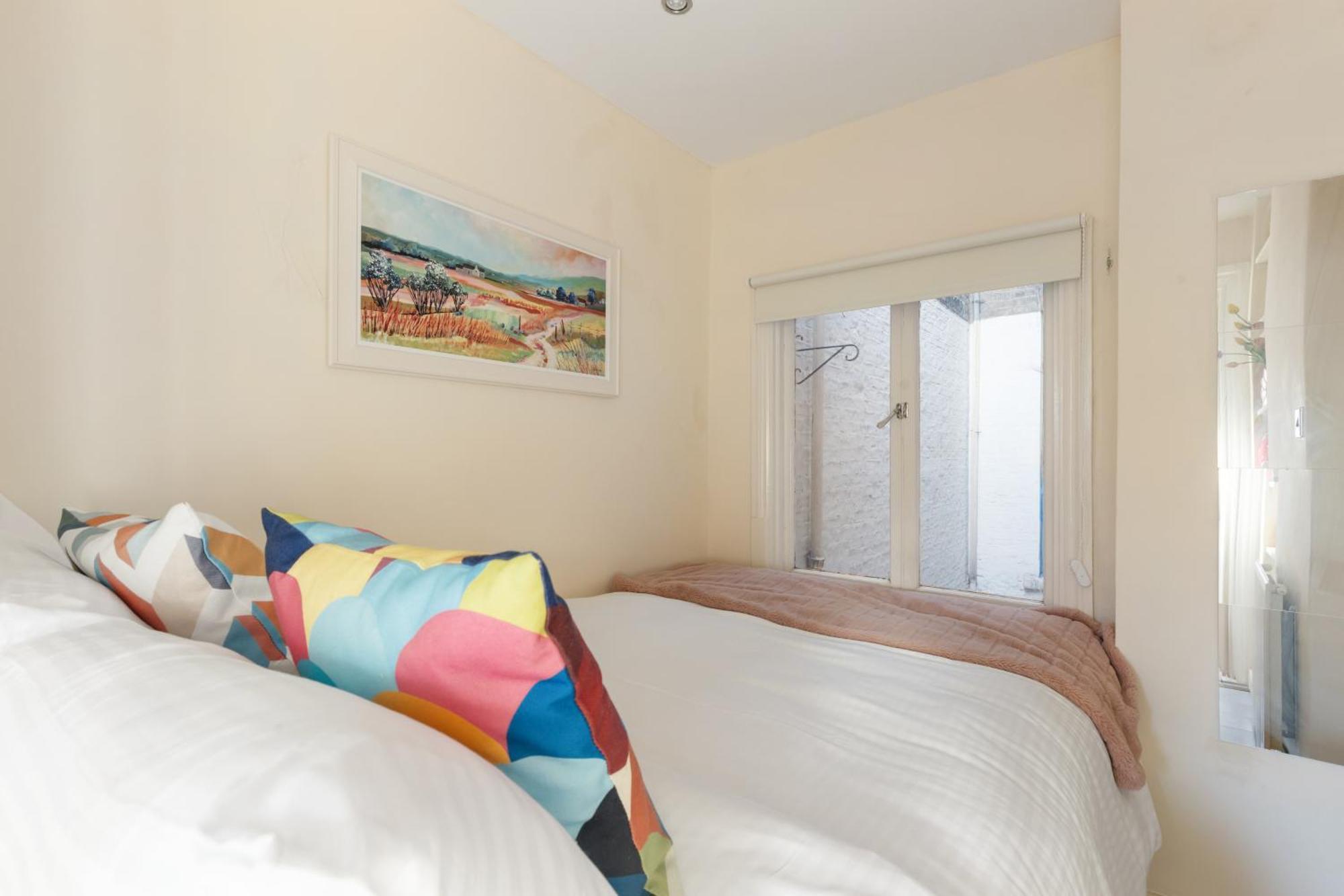 4 Bedroom House In Kensington Apartment