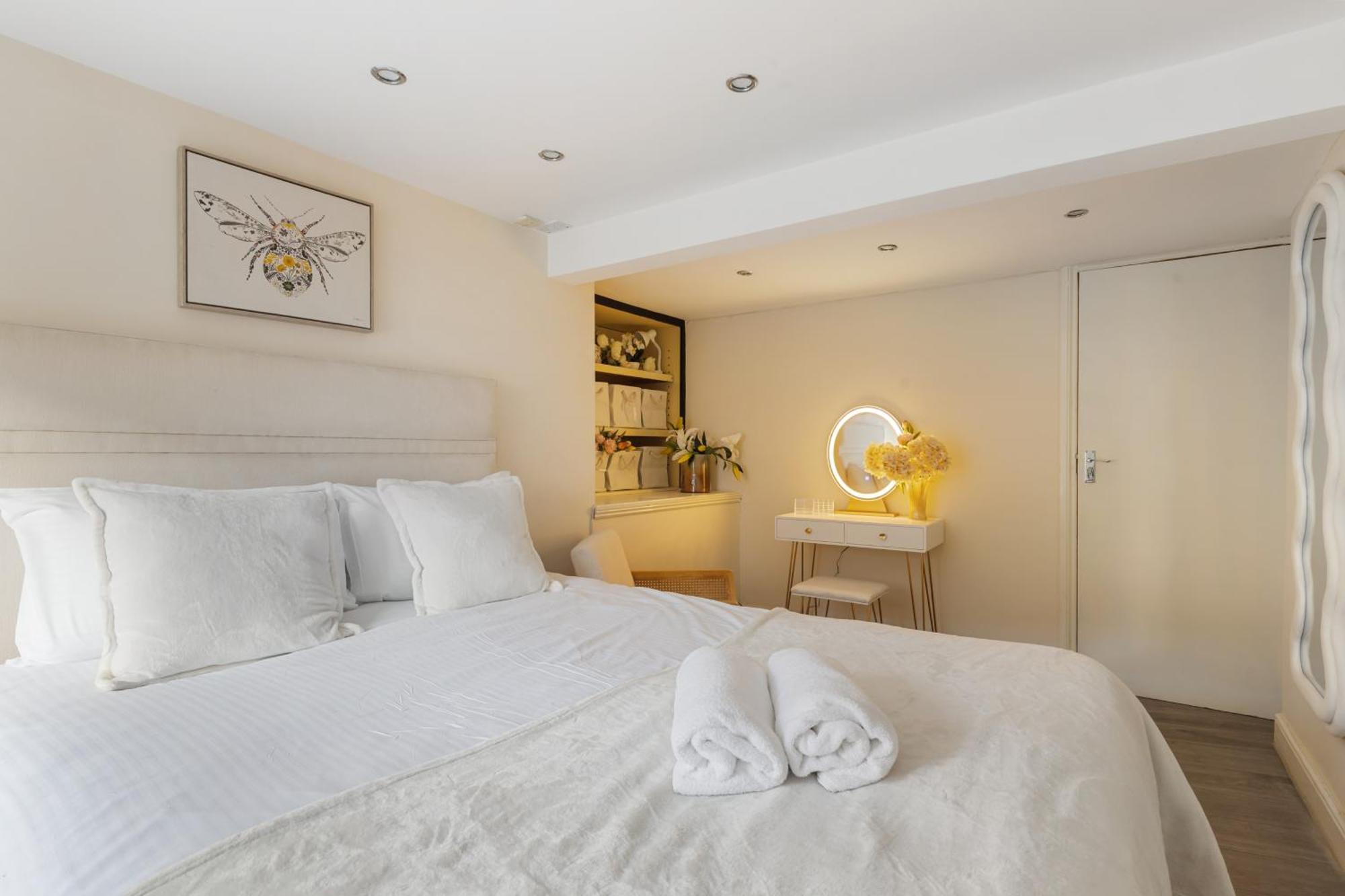 4 Bedroom House In Kensington London