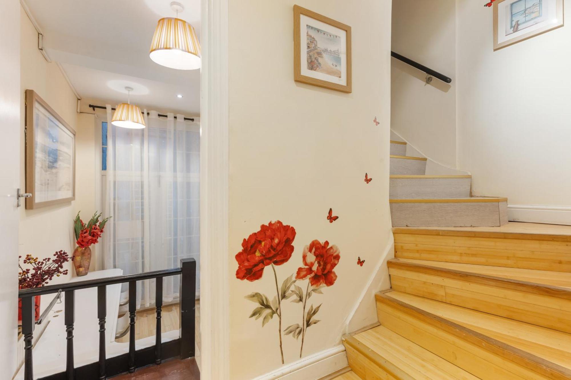 4 Bedroom House In Kensington