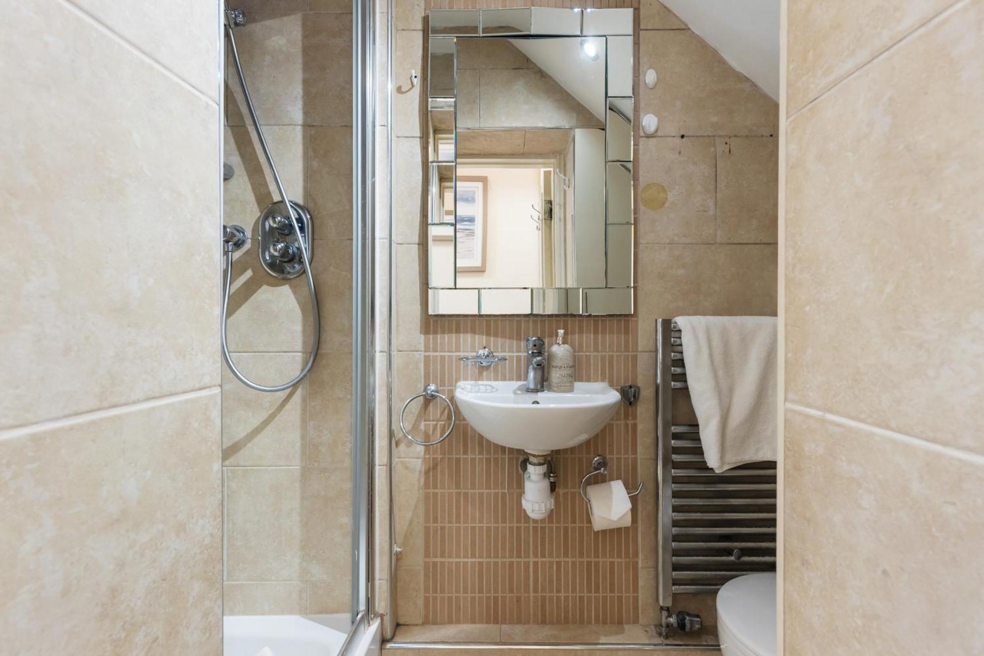 4 Bedroom House In Kensington